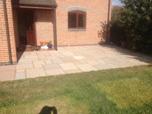 indian-stone-paved-patio-with-geofix-pointing-300x225